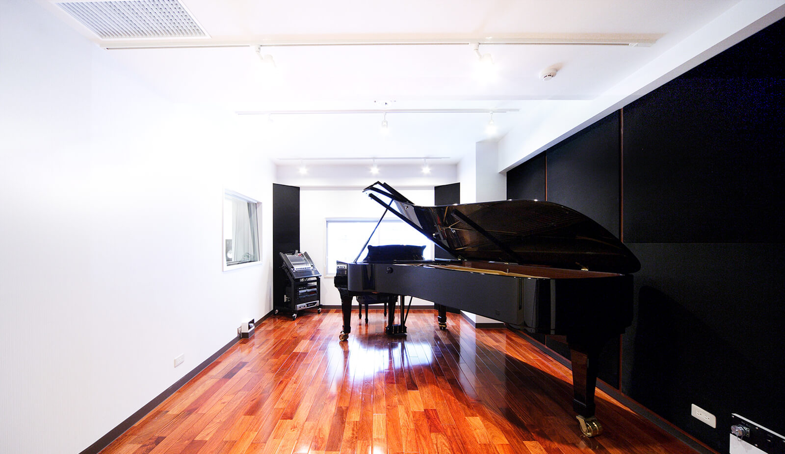 ピアノ練習スタジオ Piano Studio Noah 生ピアノ常設 最高のリハーサル環境